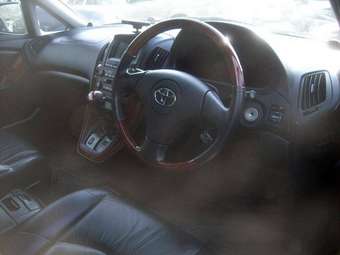 2001 Toyota Harrier Pictures