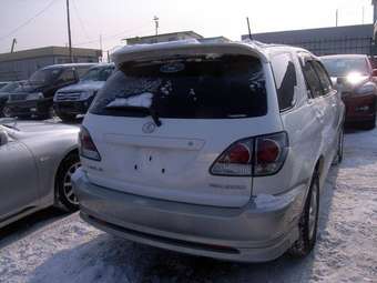 2001 Toyota Harrier Photos