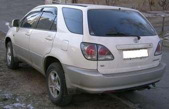 2001 Toyota Harrier Photos