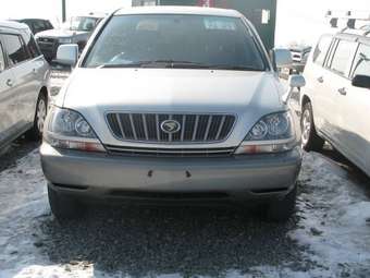 2001 Toyota Harrier Photos