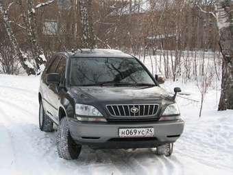 2001 Toyota Harrier Photos