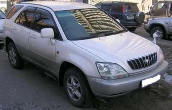 2001 Toyota Harrier Photos
