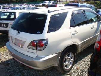 2001 Toyota Harrier Pics