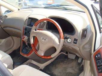 2001 Toyota Harrier Pictures