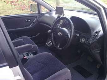 2001 Toyota Harrier Pictures