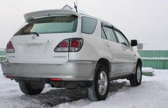 2001 Toyota Harrier Images