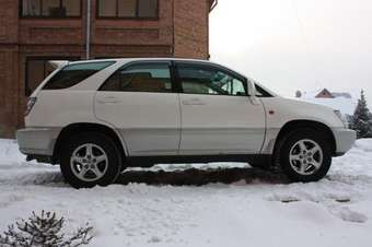 2001 Toyota Harrier Pics