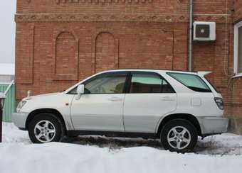 2001 Toyota Harrier Pictures