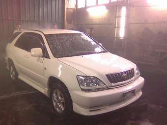 2001 Toyota Harrier Pictures