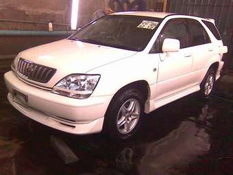 2001 Toyota Harrier Photos