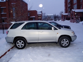 2002 Toyota Harrier