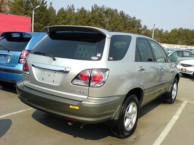 2002 Toyota Harrier