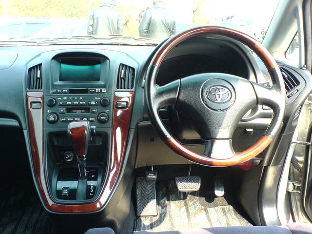2002 Toyota Harrier