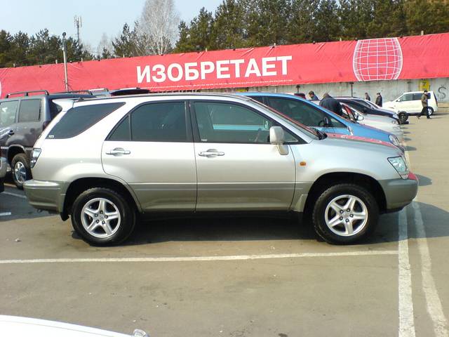 2002 Toyota Harrier