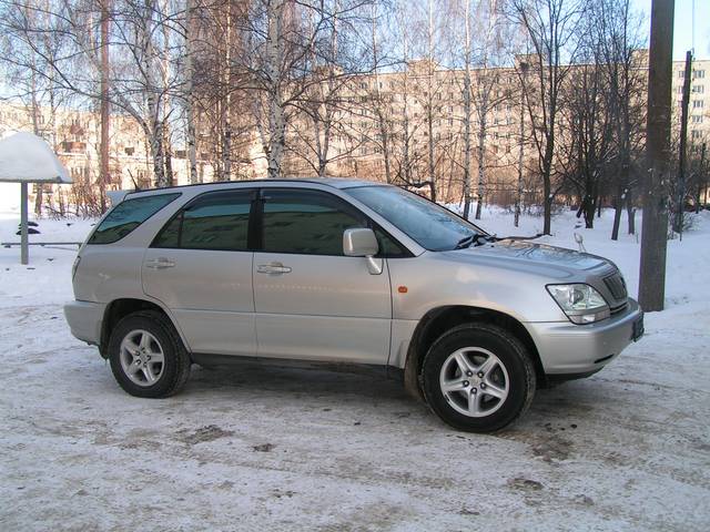 2002 Toyota Harrier