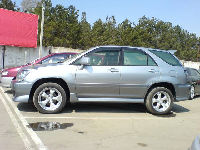 2002 Toyota Harrier