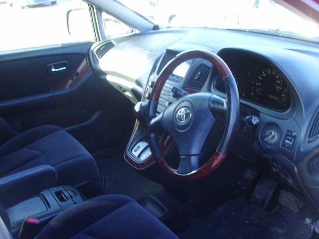 2002 Toyota Harrier