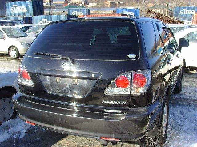 2002 Toyota Harrier