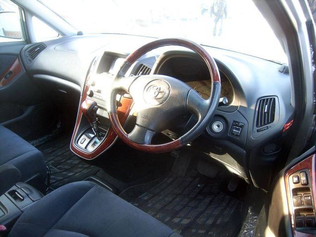 2002 Toyota Harrier