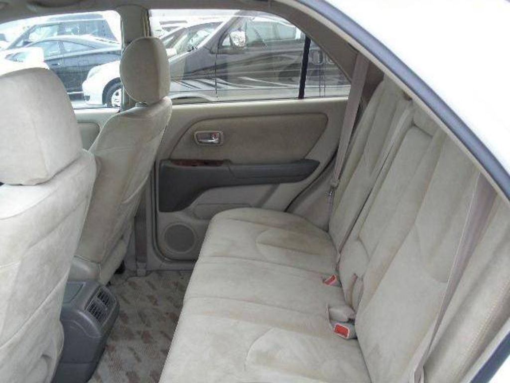 2002 Toyota Harrier