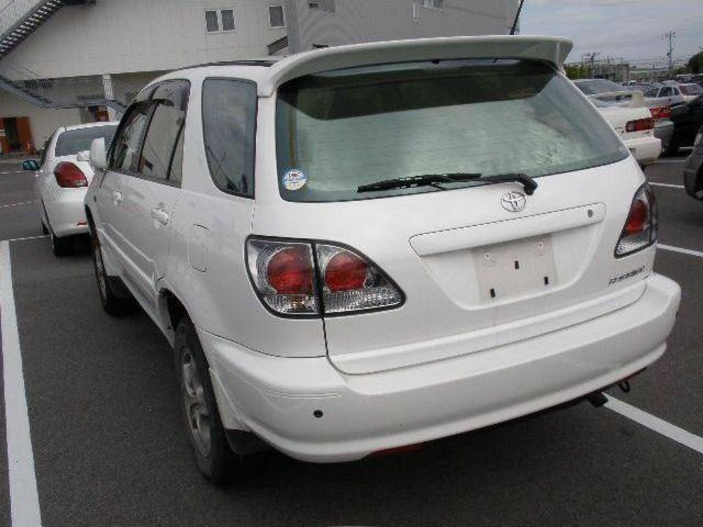 2002 Toyota Harrier