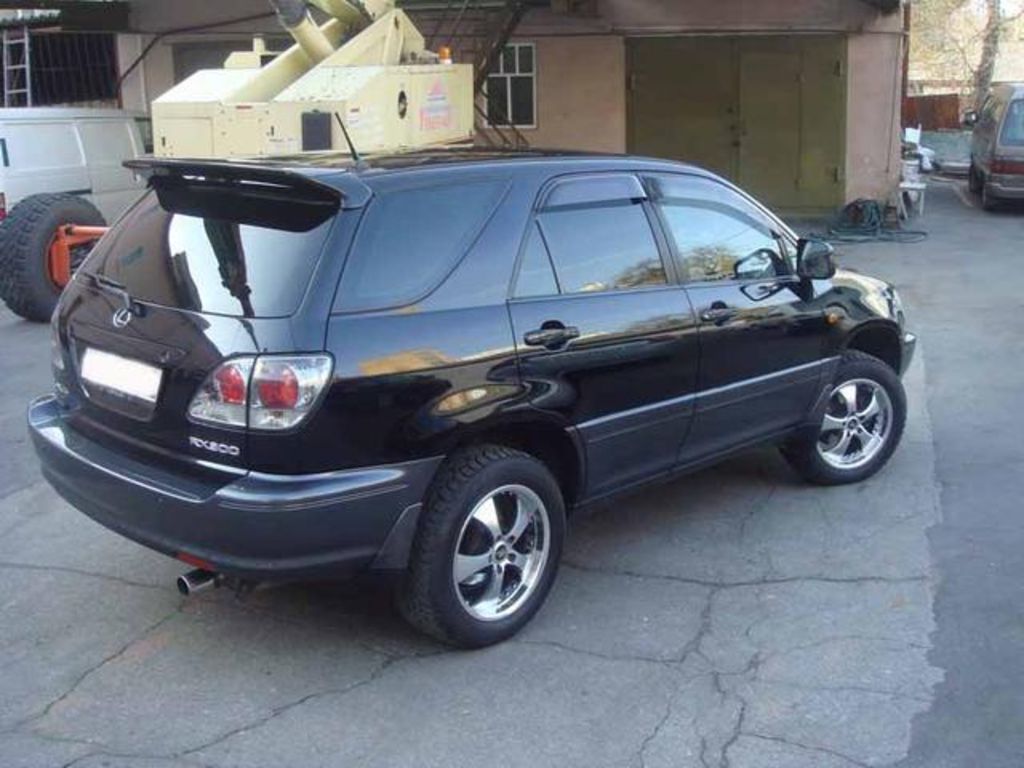 2002 Toyota Harrier