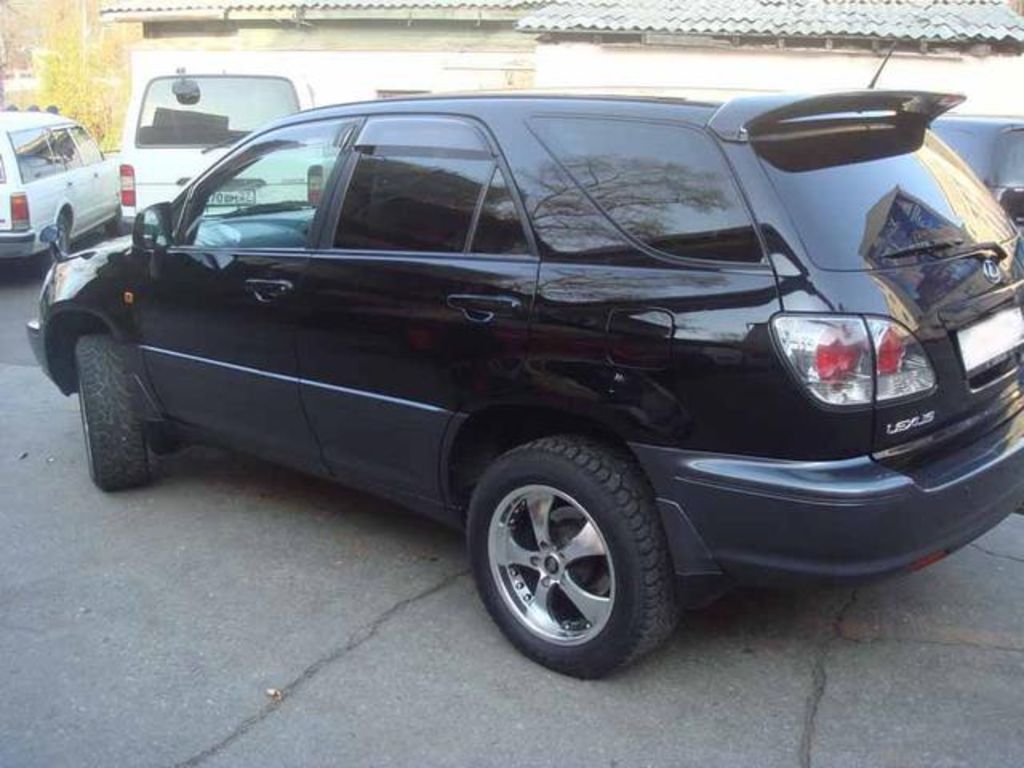 2002 Toyota Harrier