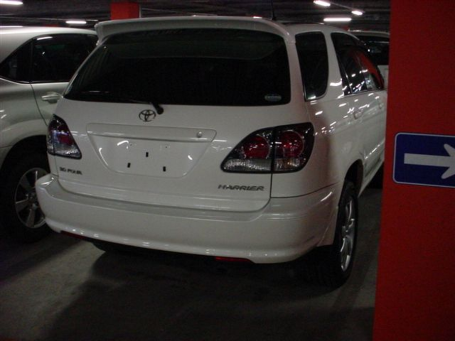 2002 Toyota Harrier Photos