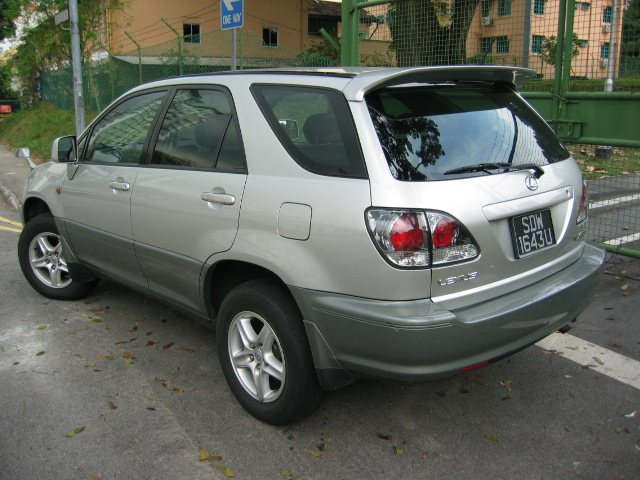 2002 Toyota Harrier Photos