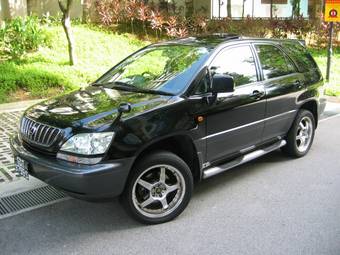 2002 Toyota Harrier Pictures