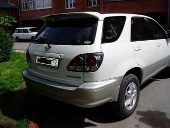 2002 Toyota Harrier Photos