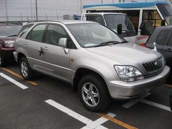 2002 Toyota Harrier Pictures