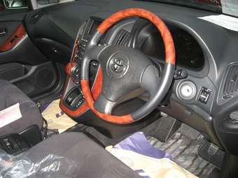 2002 Toyota Harrier Photos