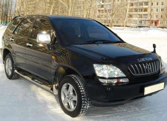 2002 Toyota Harrier Pictures