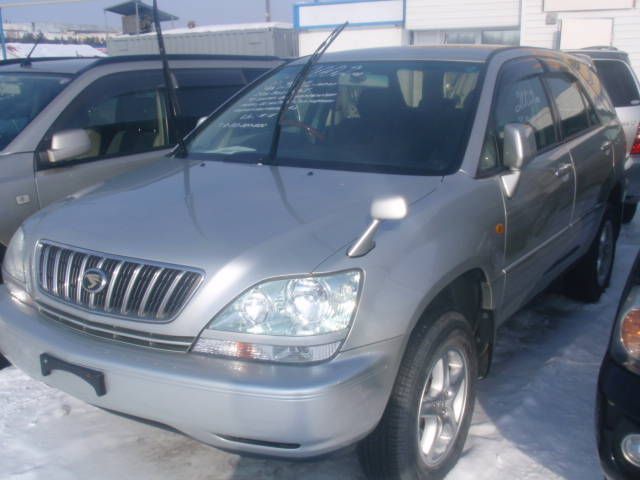 2002 Toyota Harrier