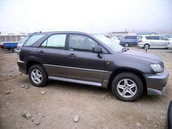 2002 Toyota Harrier Photos