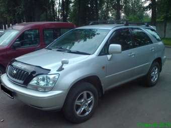 2002 Toyota Harrier Images