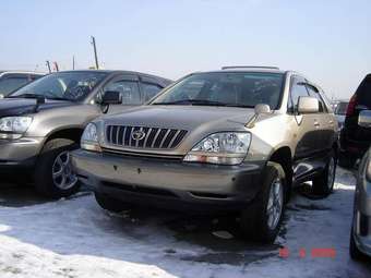 2002 Toyota Harrier Pictures