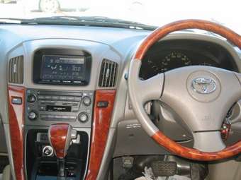 2002 Toyota Harrier Pictures