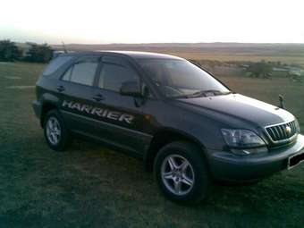 2002 Toyota Harrier Pictures