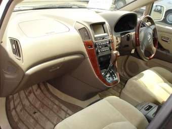 2002 Toyota Harrier Photos