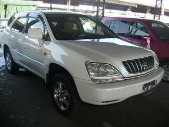 2002 Toyota Harrier Photos