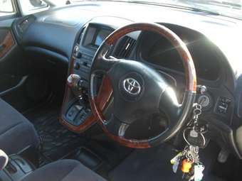 2002 Toyota Harrier Pics