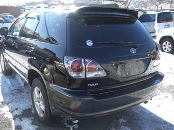 2002 Toyota Harrier Pictures