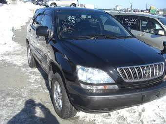 2002 Toyota Harrier Photos