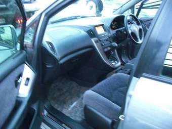 2002 Toyota Harrier Pictures