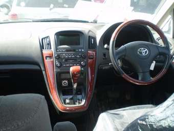 2002 Toyota Harrier Photos