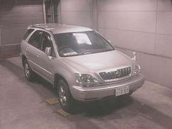 2002 Toyota Harrier Pictures