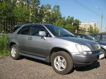 2002 Toyota Harrier Photos