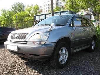 2002 Toyota Harrier Pictures